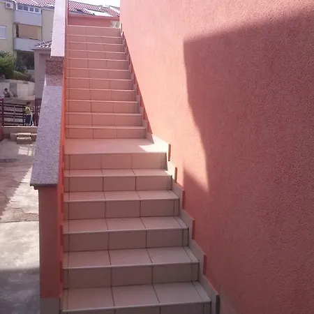 Guest house Mihovil 3*