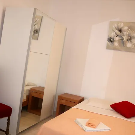 Mihovil Guest house 3*