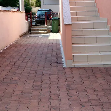 Guest house Mihovil 3*